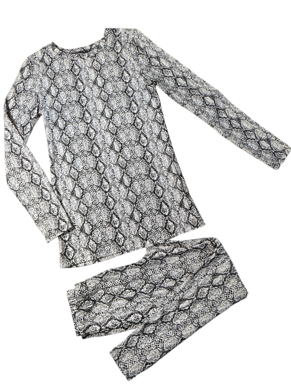 Zenana Outfitters black & white snake-print pajama set Women’s size small | e